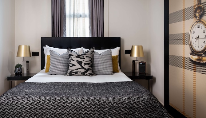 Holmes Hotel London - Guest room