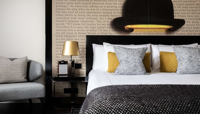 Holmes Hotel London - Deluxe double room detail