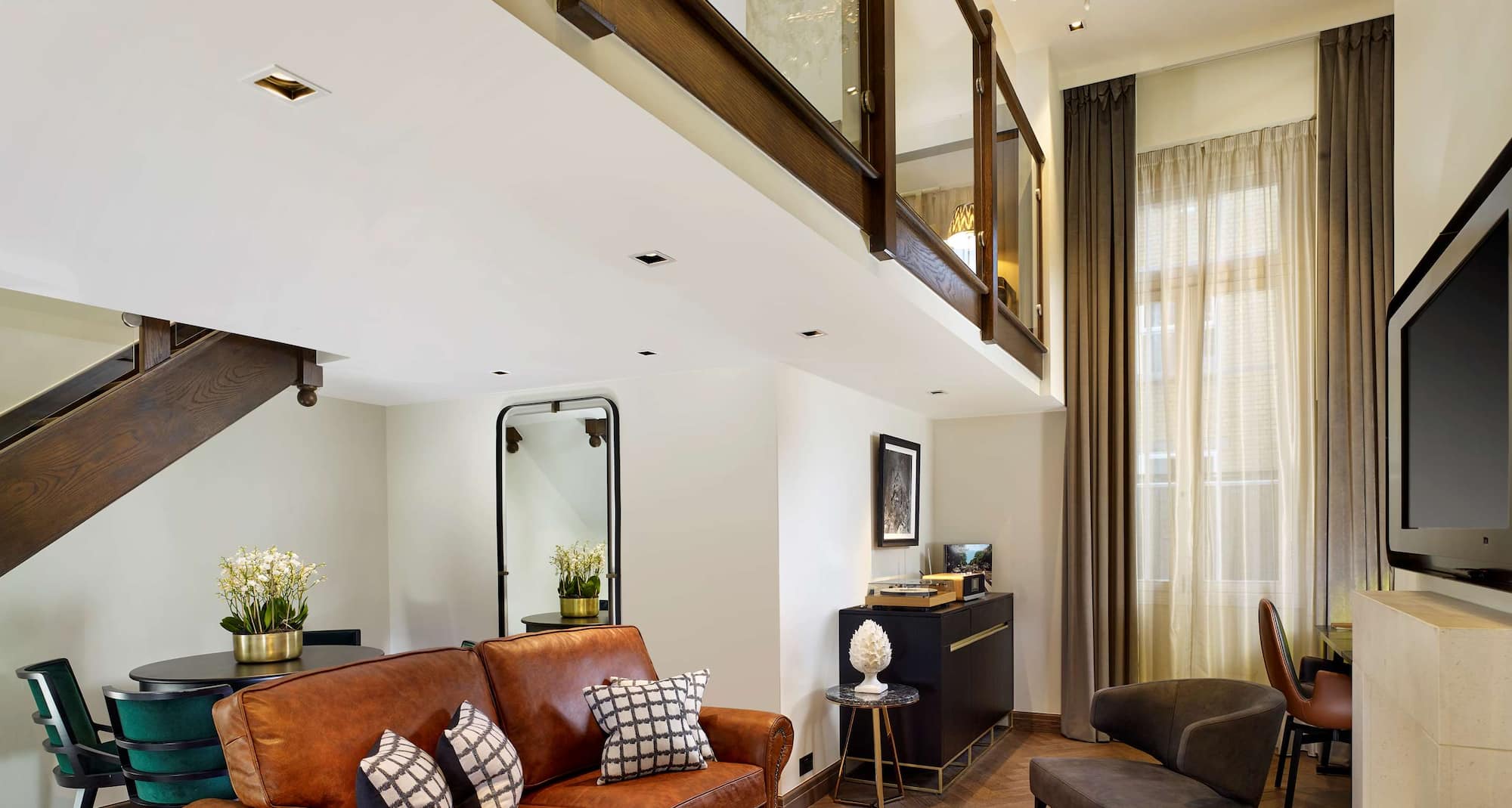 Holmes Hotel London - Loft suite living room