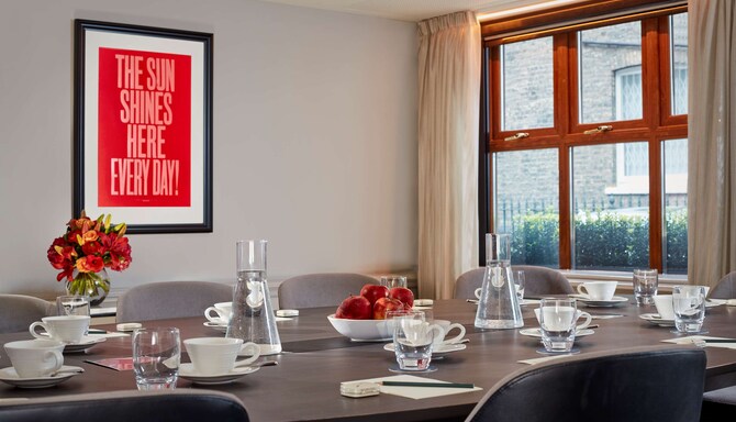 Holmes Hotel London - The Study meeting room