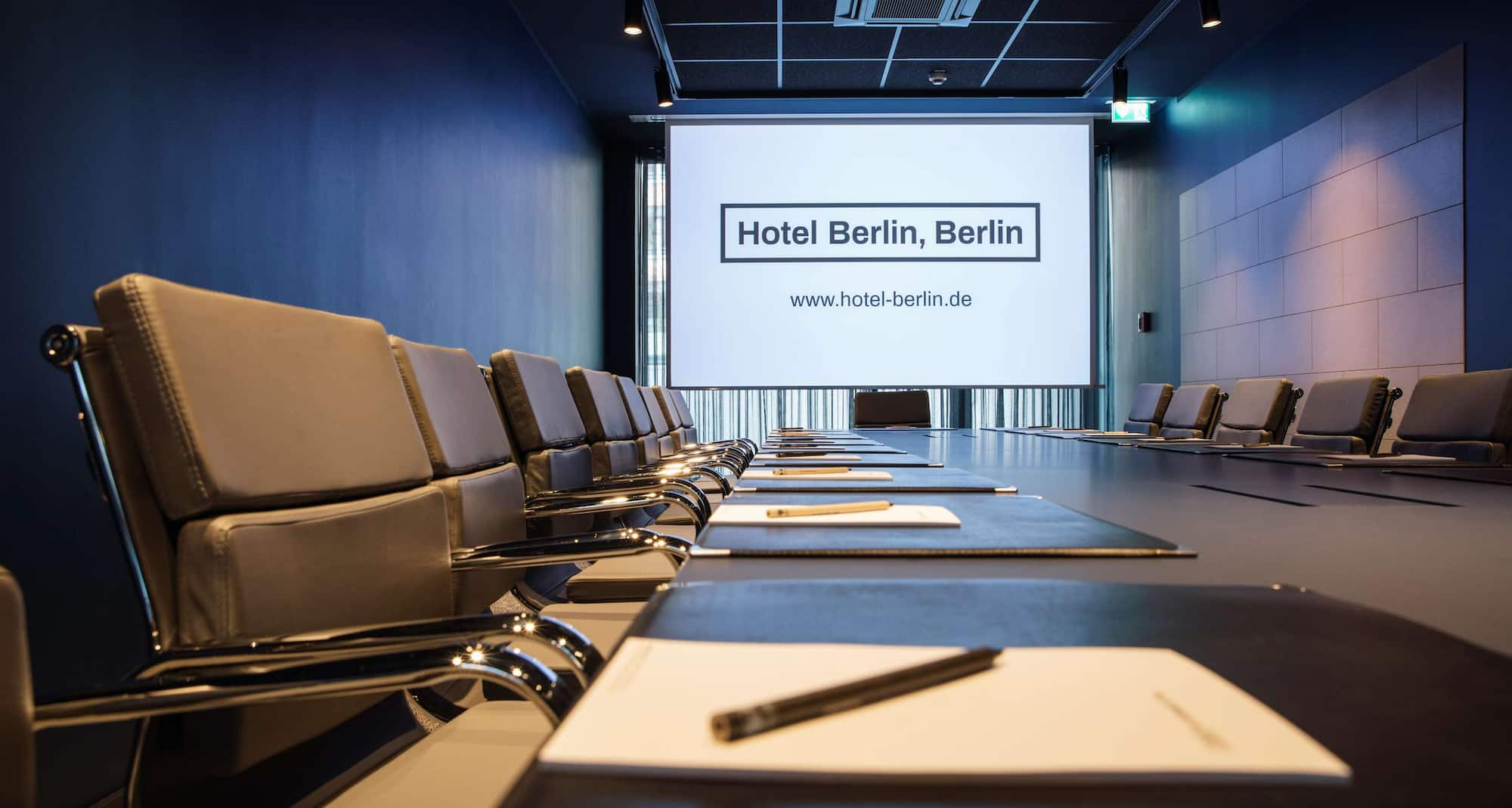 Hotel Berlin, Berlin, a member of Radisson Individuals - Meeting room B4 - The Black Room