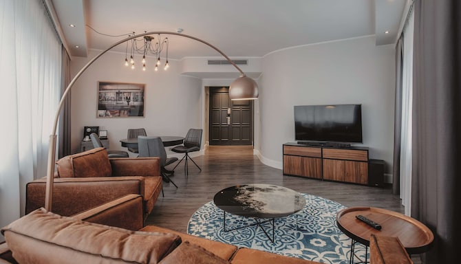 Hotel Berlin, Berlin, a member of Radisson Individuals - Corner Suite