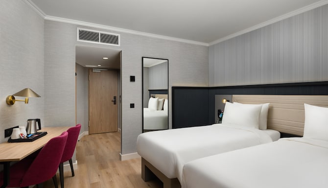 Hotel Erzsébet City Center Budapest, a member of Radisson Individuals - Superior Triple Room