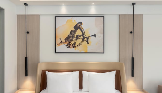 Hotel Gwalior Regency, a member of Radisson Individuals - Superior room Bed Focus