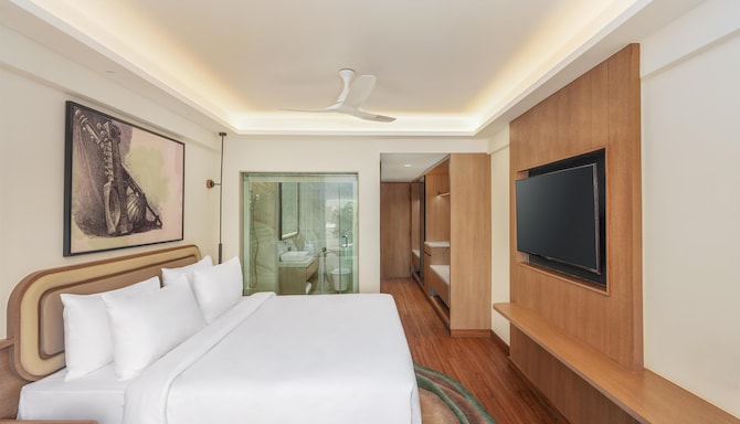 Hotel Gwalior Regency, a member of Radisson Individuals - Superior room Bedroom Reverse