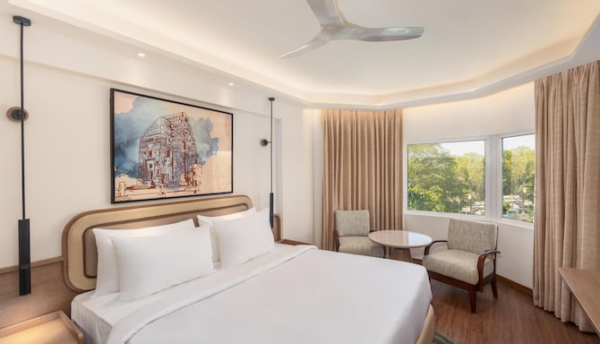 Hotel Gwalior Regency, a member of Radisson Individuals - Suite room Bedroom