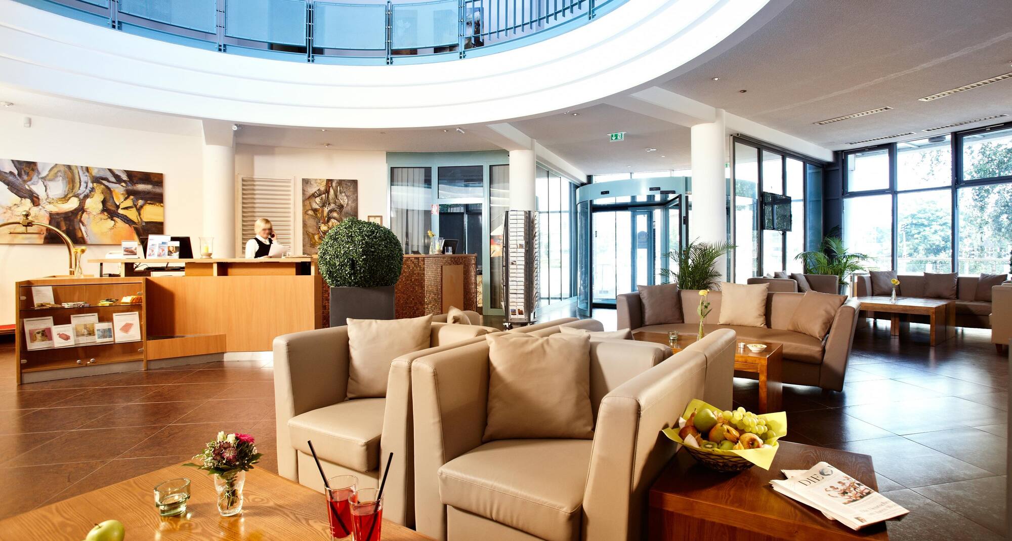 HOTEL KIEL BY GOLDEN TULIP - Hotel Kiel by Golden Tulip- Lobby, c