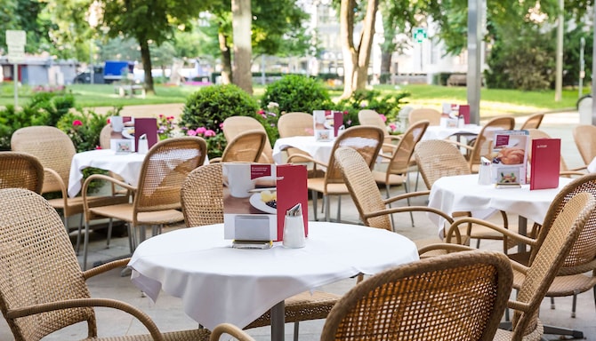 Hotel Schillerpark Linz, a member of Radisson Individuals - Café am Park