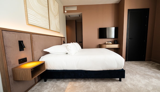 Hotel & Spa des Beaux-Arts Bourges, a member of Radisson Individuals - Superior Room Palace View