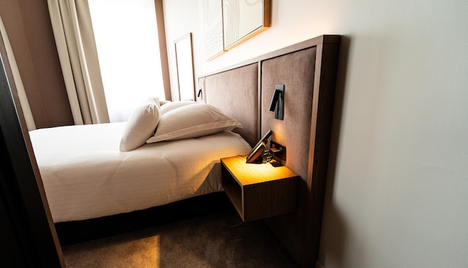 Hotel & Spa des Beaux-Arts Bourges, a member of Radisson Individuals - Cosy Small Room