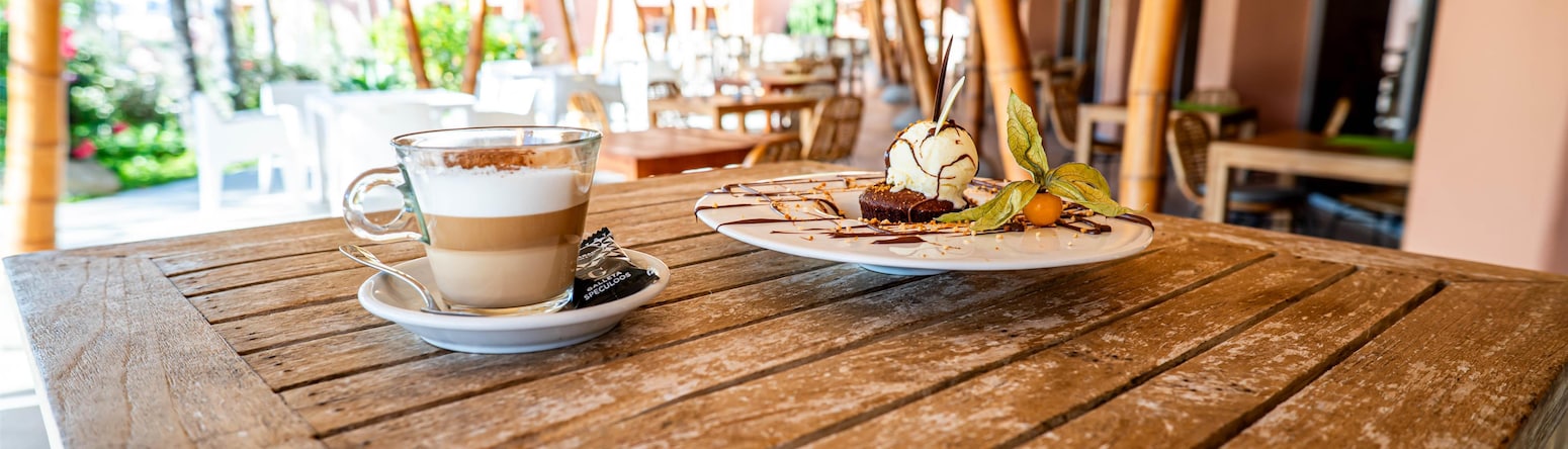 Hotel Tarifa Lances, a member of Radisson Individuals - Pool bar