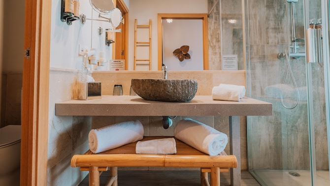 Hotel Tarifa Lances, a member of Radisson Individuals - Baño de la habitación de invitados