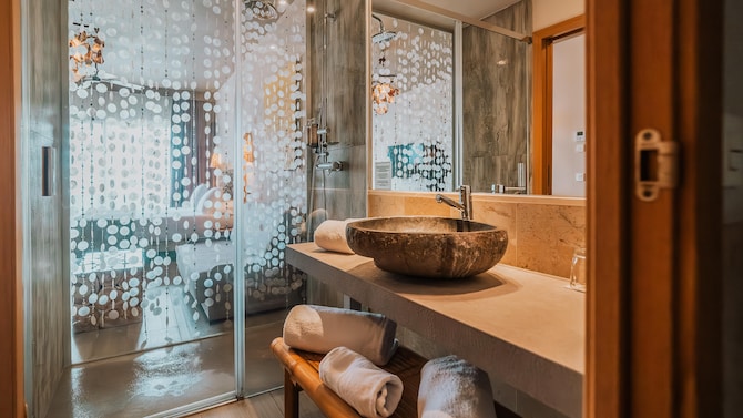 Hotel Tarifa Lances, a member of Radisson Individuals - Baño de la habitación de invitados