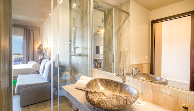 Hotel Tarifa Lances, a member of Radisson Individuals - Premium Room - Terrace