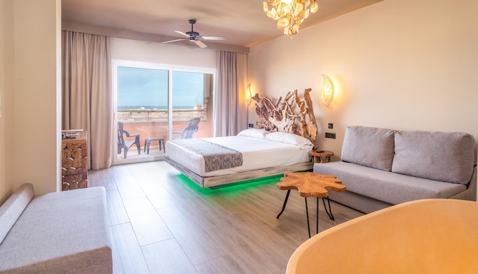 Hotel Tarifa Lances, a member of Radisson Individuals - Premium Room - Terrace
