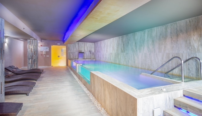 Hotel Tarifa Lances, a member of Radisson Individuals - Spa pool