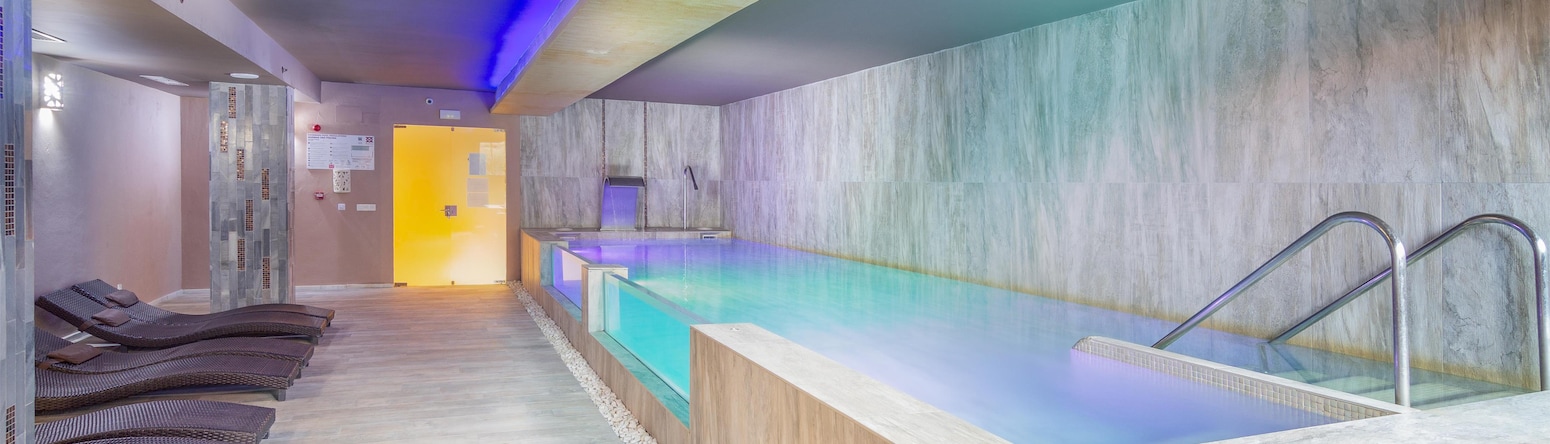 Hotel Tarifa Lances, a member of Radisson Individuals - Spa pool