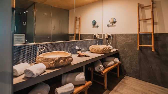 Hotel Tarifa Lances, a member of Radisson Individuals - Baño de la suite