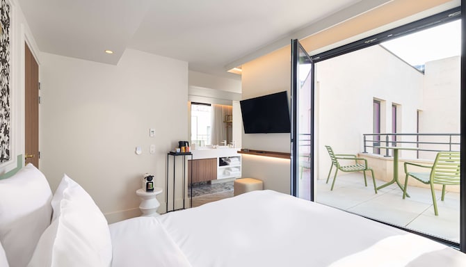 Hotel Yac Paris Clichy, a member of Radisson Individuals - Superior Room with terrace