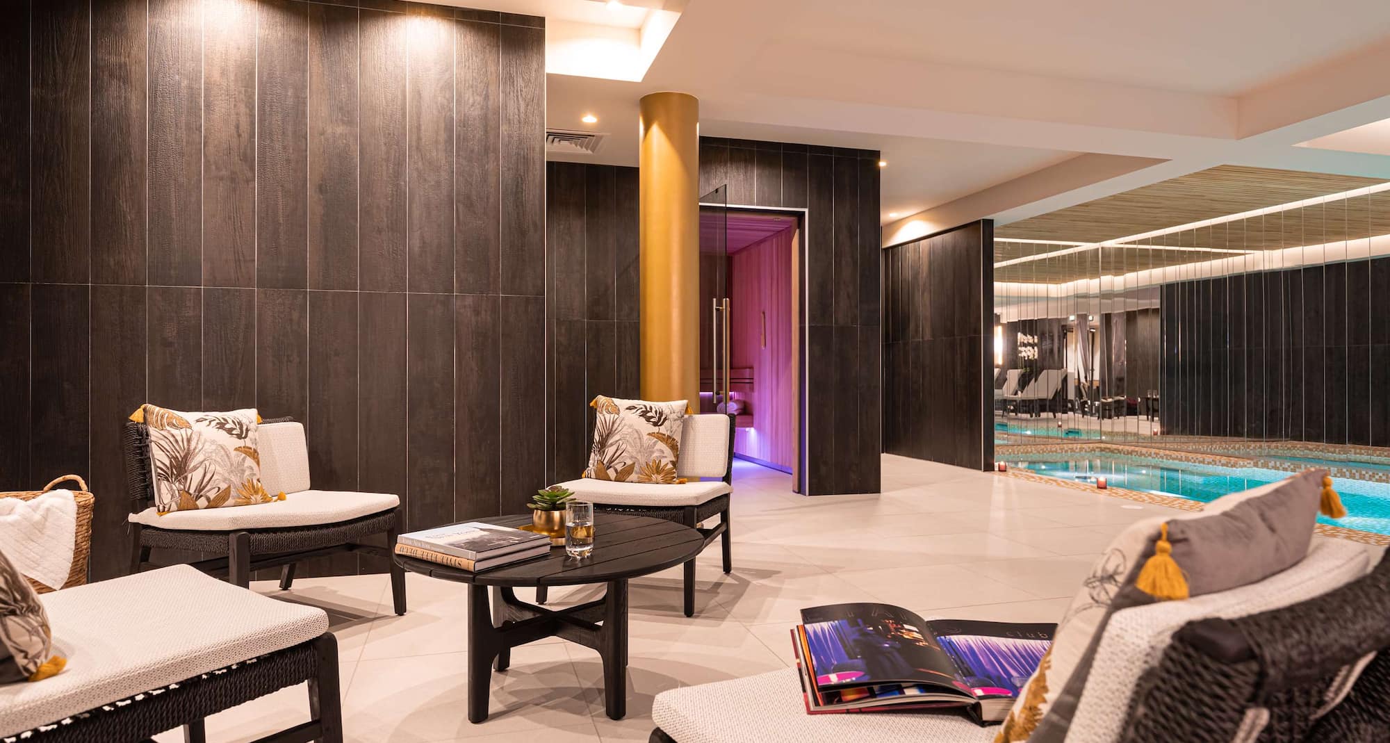 Hotel YAC Paris Clichy，Radisson Individuals - 游泳池