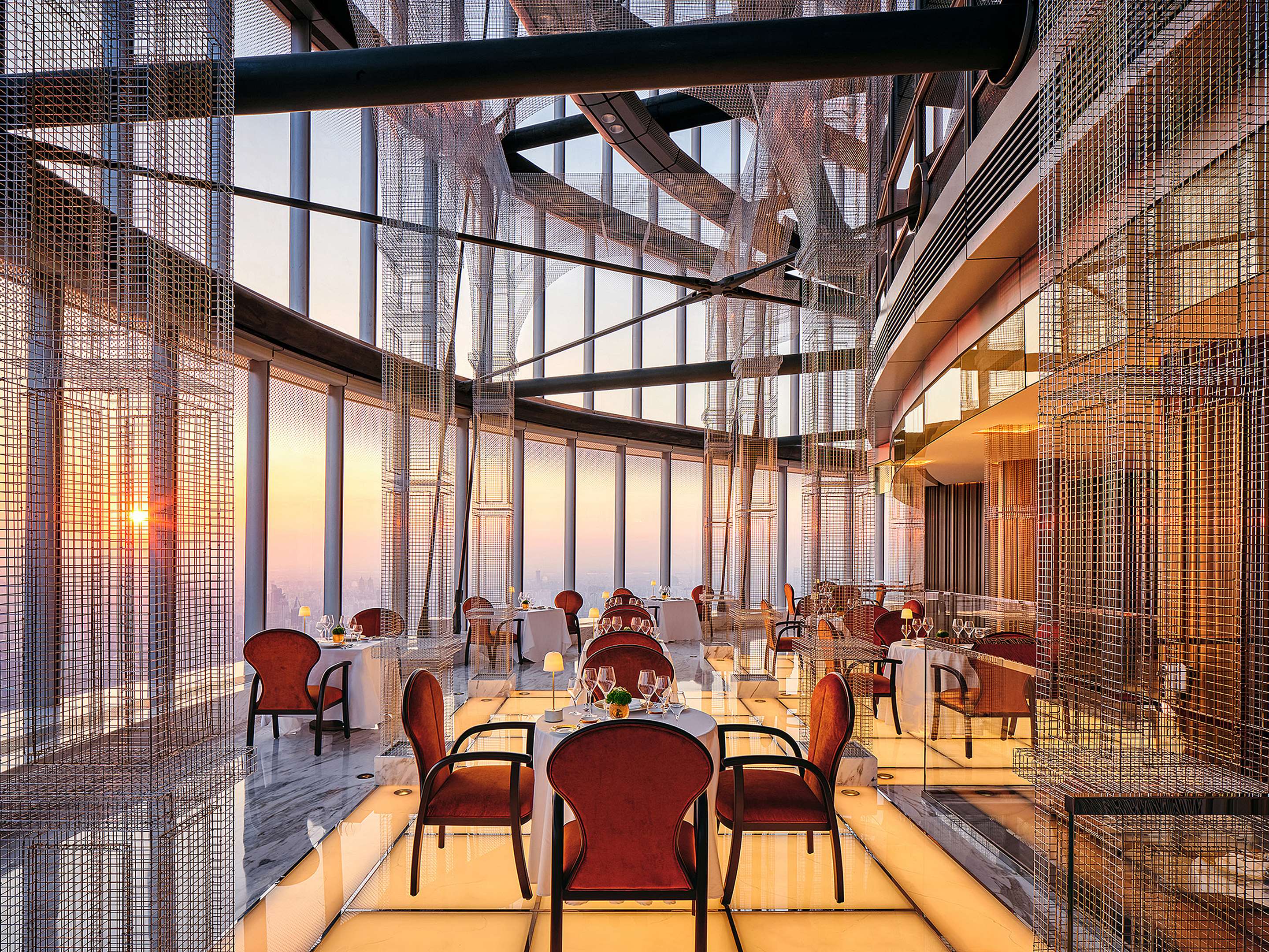 上海中心J酒店 - J Hotel Shanghai Tower - 101F Centouno Restaurant  Dining Area - Sunset