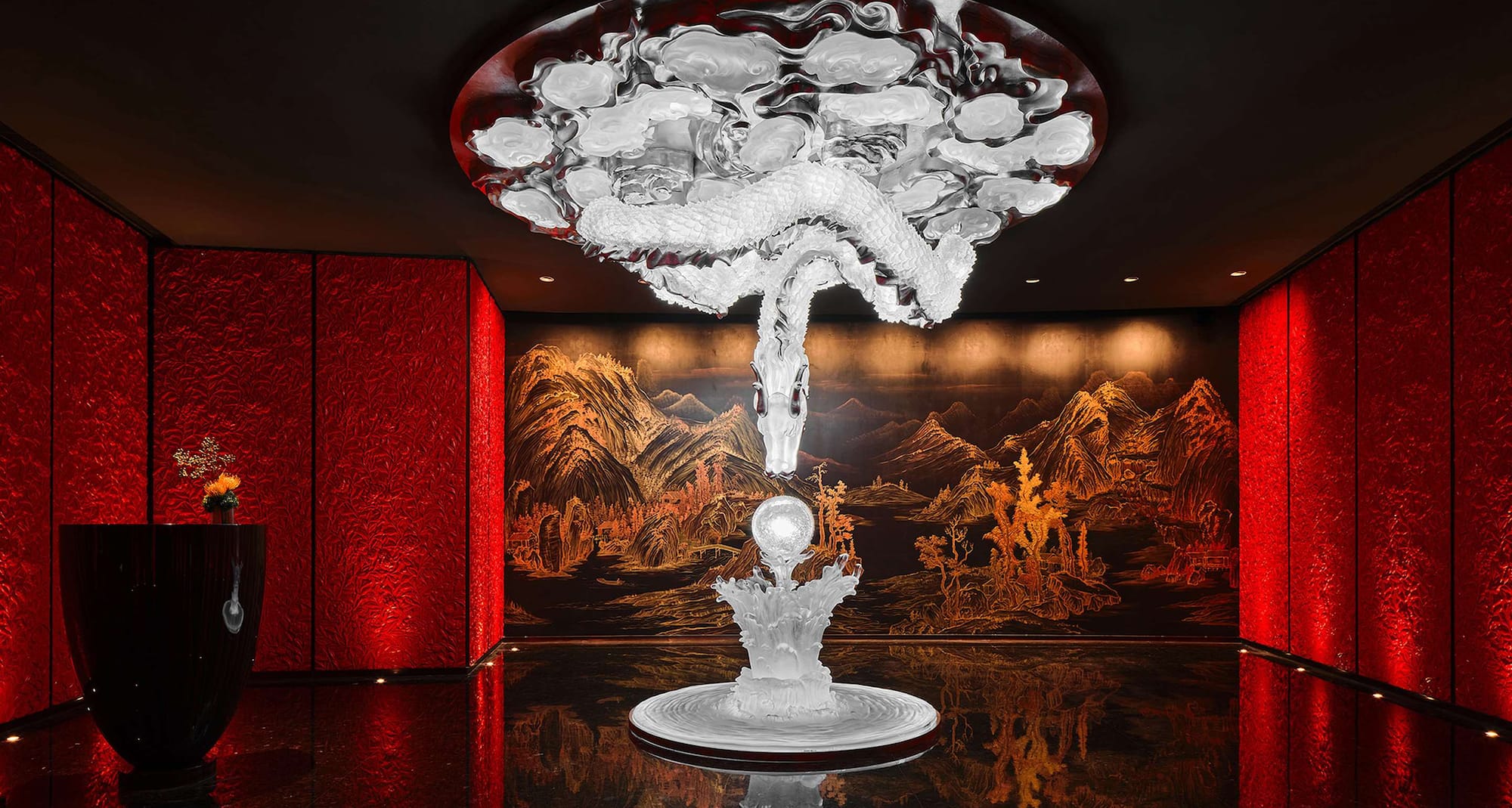 {slide.slideData.multimedia.alternateText}