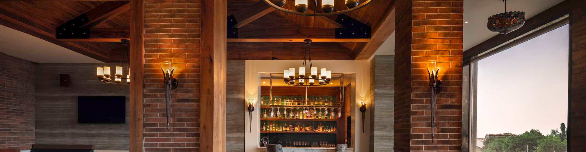 Jasraj Palace Yavatmal Hotel, a member of Radisson Individuals - आयरिश बार