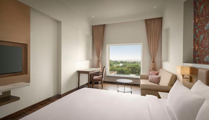 Jasraj Palace Yavatmal Hotel, a member of Radisson Individuals - Standard Room
