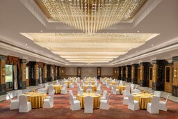 Jasraj Palace Yavatmal Hotel, a member of Radisson Individuals - बैंक्वेट सेट-अप के साथ The Durbar Hall (द दरबार हॉल) मीटिंग रूम