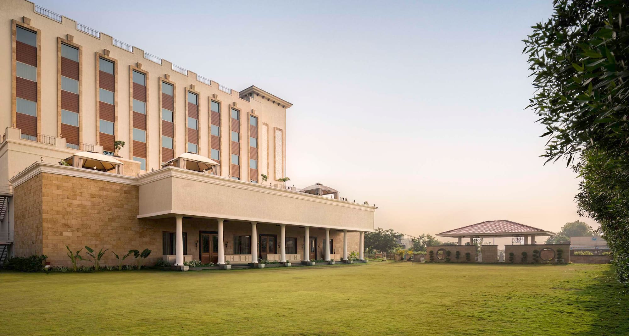 Jasraj Palace Yavatmal Hotel, a member of Radisson Individuals - The Emerald Lawn
