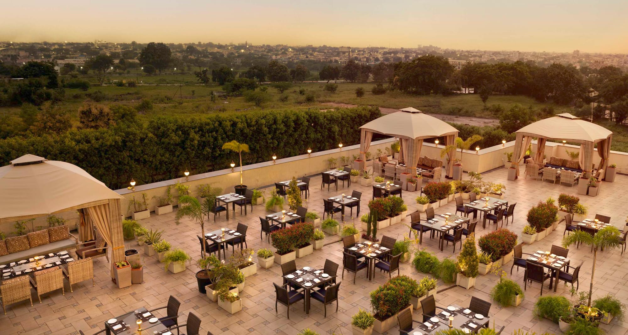 Jasraj Palace Yavatmal Hotel, a member of Radisson Individuals - The Whispering Palm (द व्हिस्परिंग पॉम)