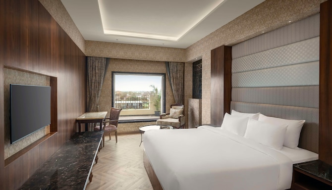 Jasraj Palace Yavatmal Hotel, a member of Radisson Individuals - Executive Suite