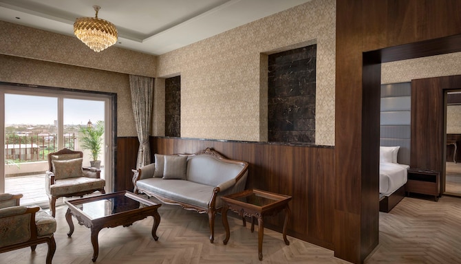 Jasraj Palace Yavatmal Hotel, a member of Radisson Individuals - Executive Suite