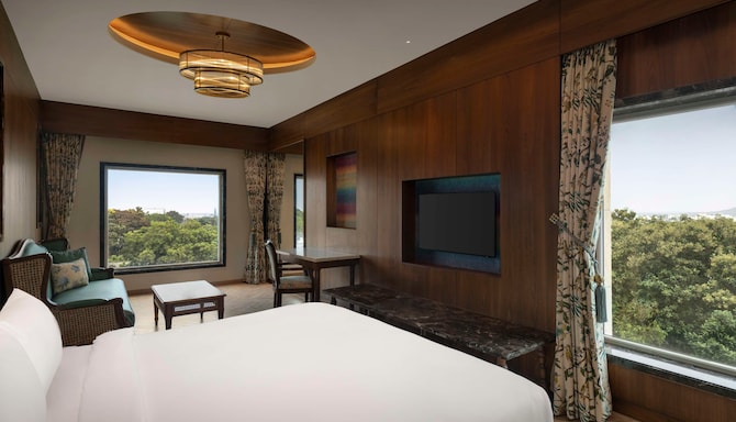 Jasraj Palace Yavatmal Hotel, a member of Radisson Individuals - Suite