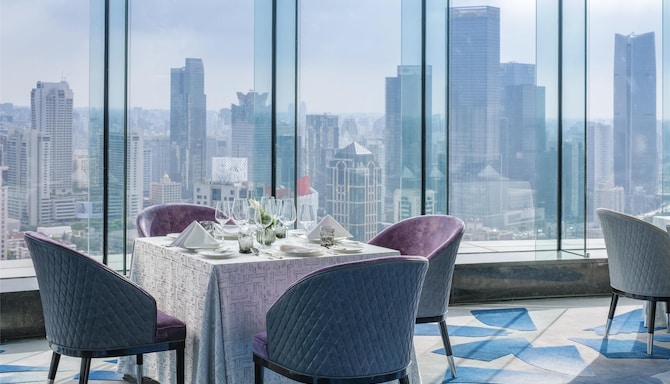 JJ Brand - Jin Jiang Tower Shanghai Blue Heaven Revolving Restaurant
