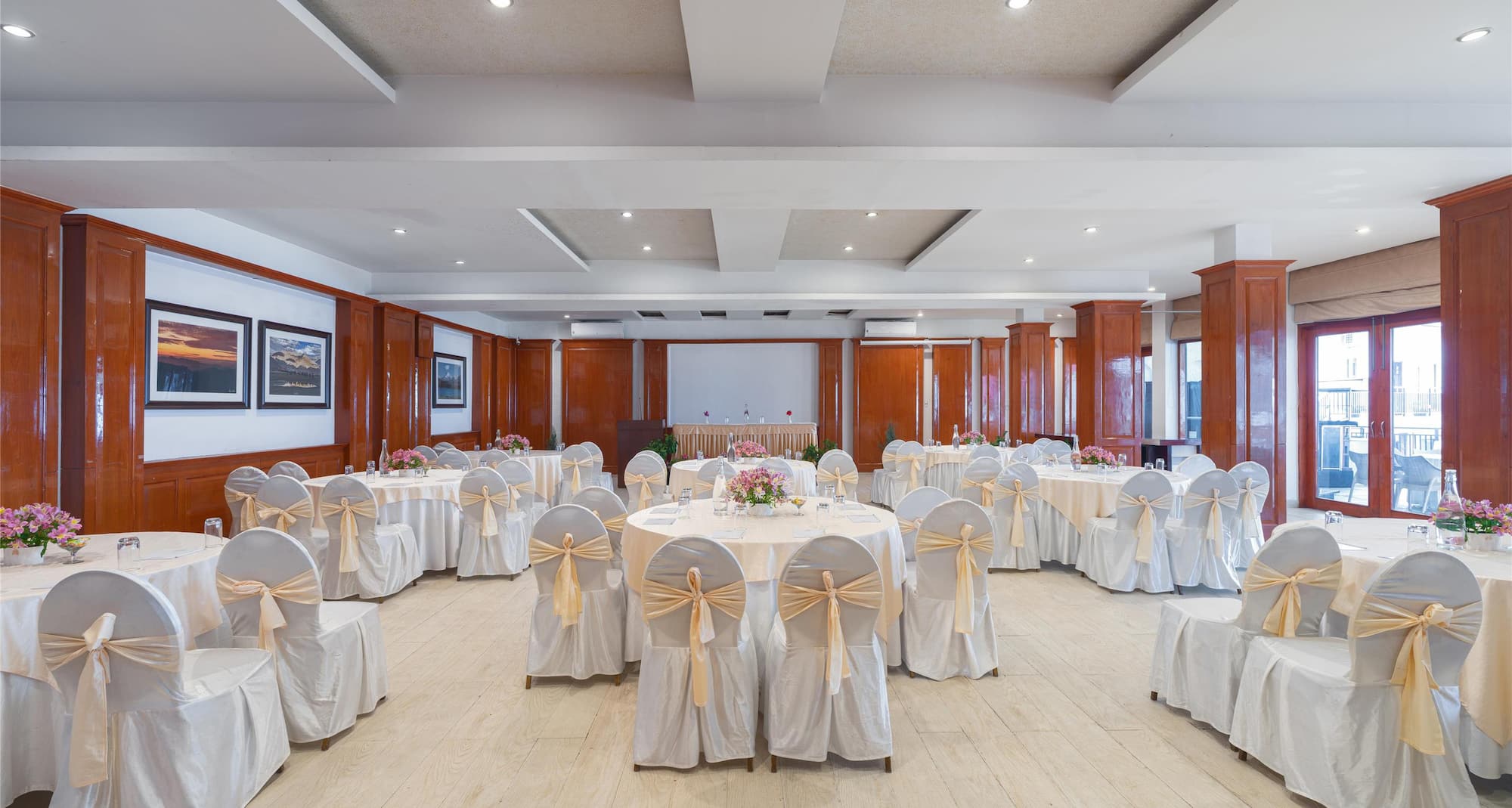 Koti Resort Shimla, a member of Radisson Individuals Retreats - The Summit Banquet Hall
