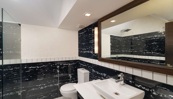 Koti Resort Shimla, a member of Radisson Individuals Retreats - Suite Bathroom