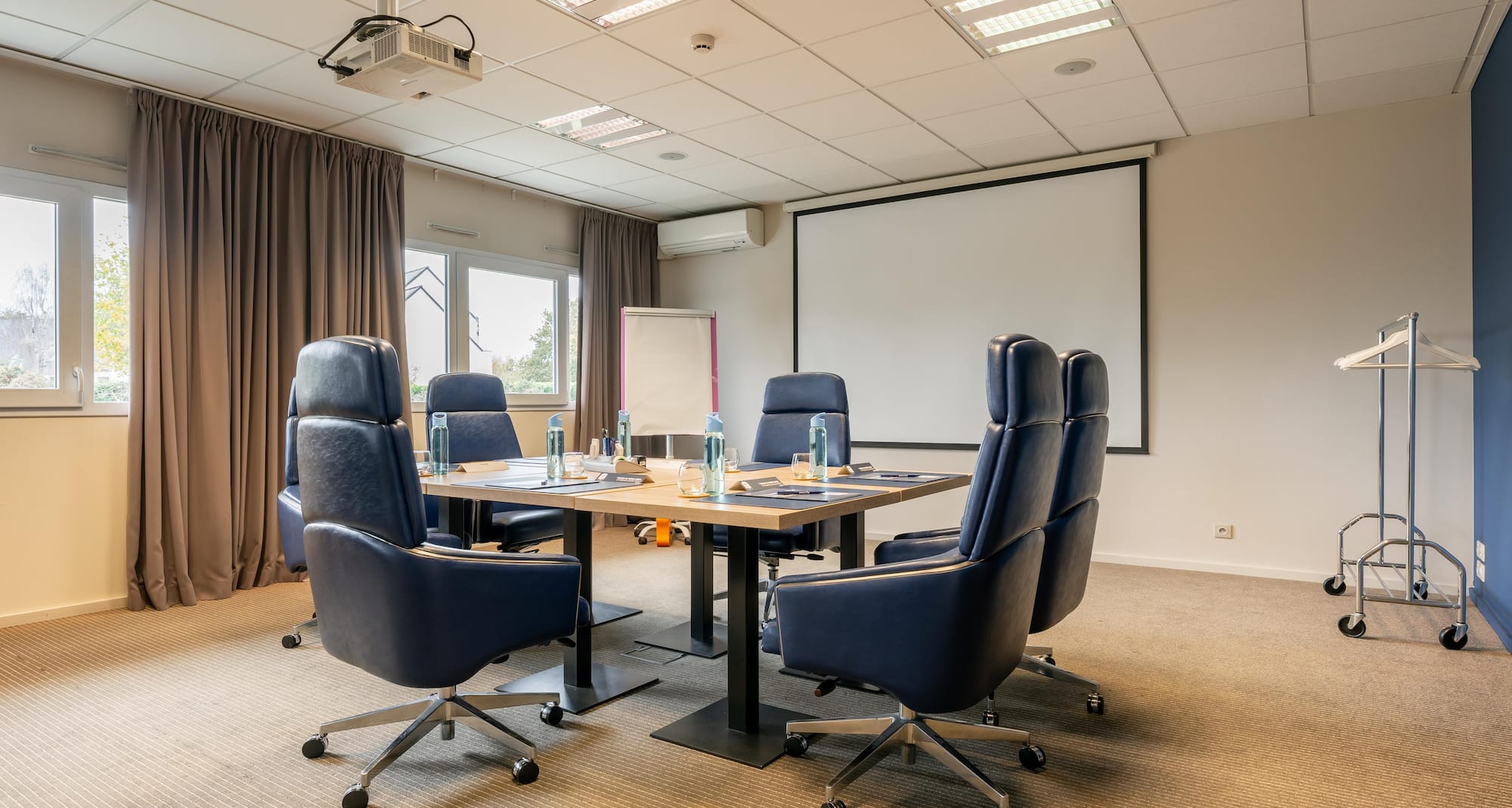 Kyriad Prestige VANNES CENTRE - Hôtel Kyriad Prestige - Salle de séminaire Le Sillage