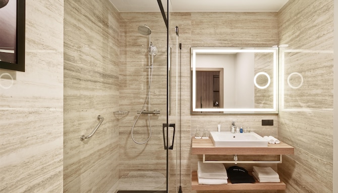 Lake Hill Mazury, a member of Radisson Individuals - Wanna w pokoju gościnnym