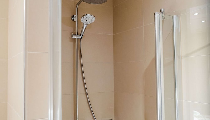 Lanzcarré Hotel Mannheim, a member of Radisson Individuals - Bad im Gästezimmer