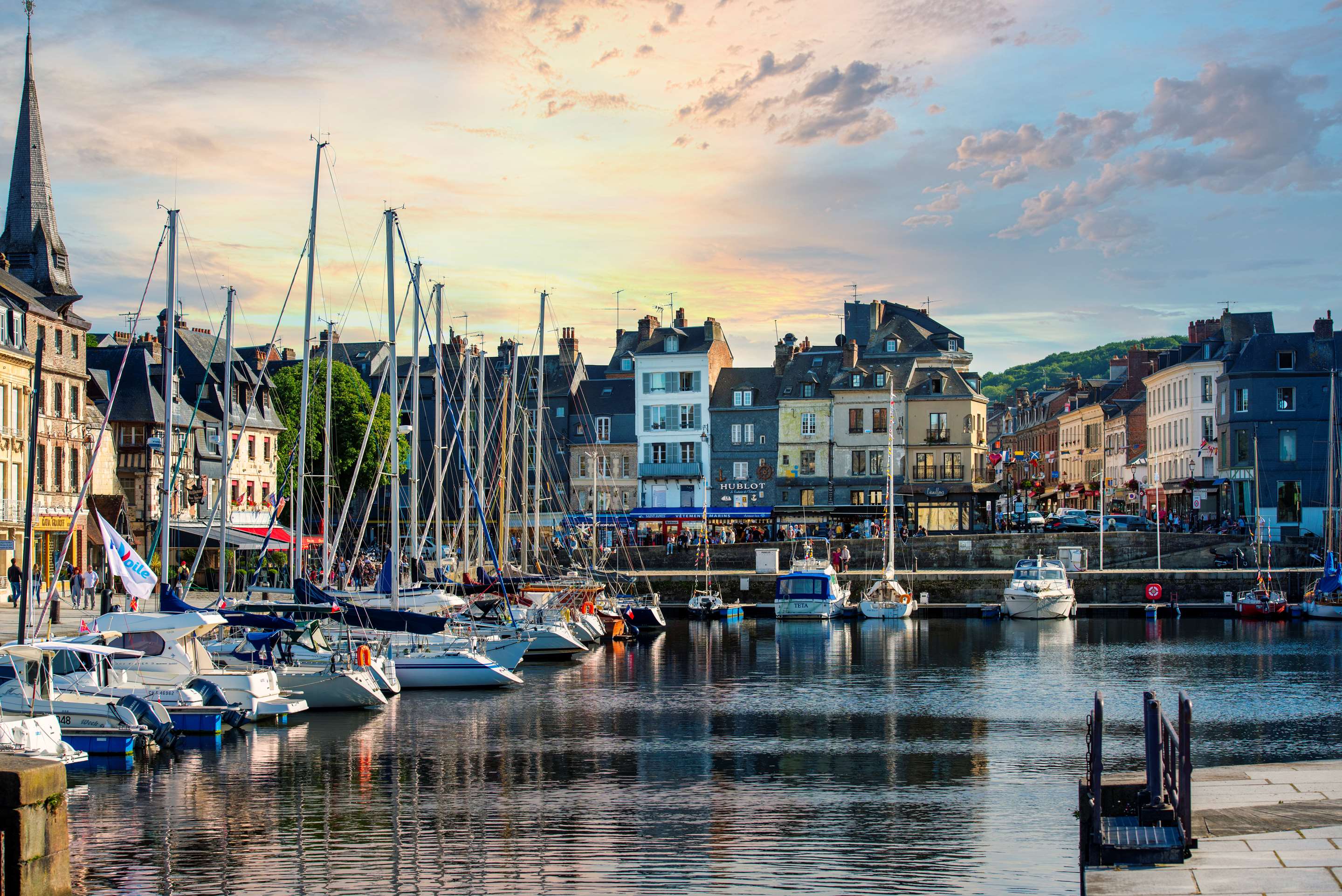 Enjoy a memorable stay in charming Honfleur | Radisson Hotels