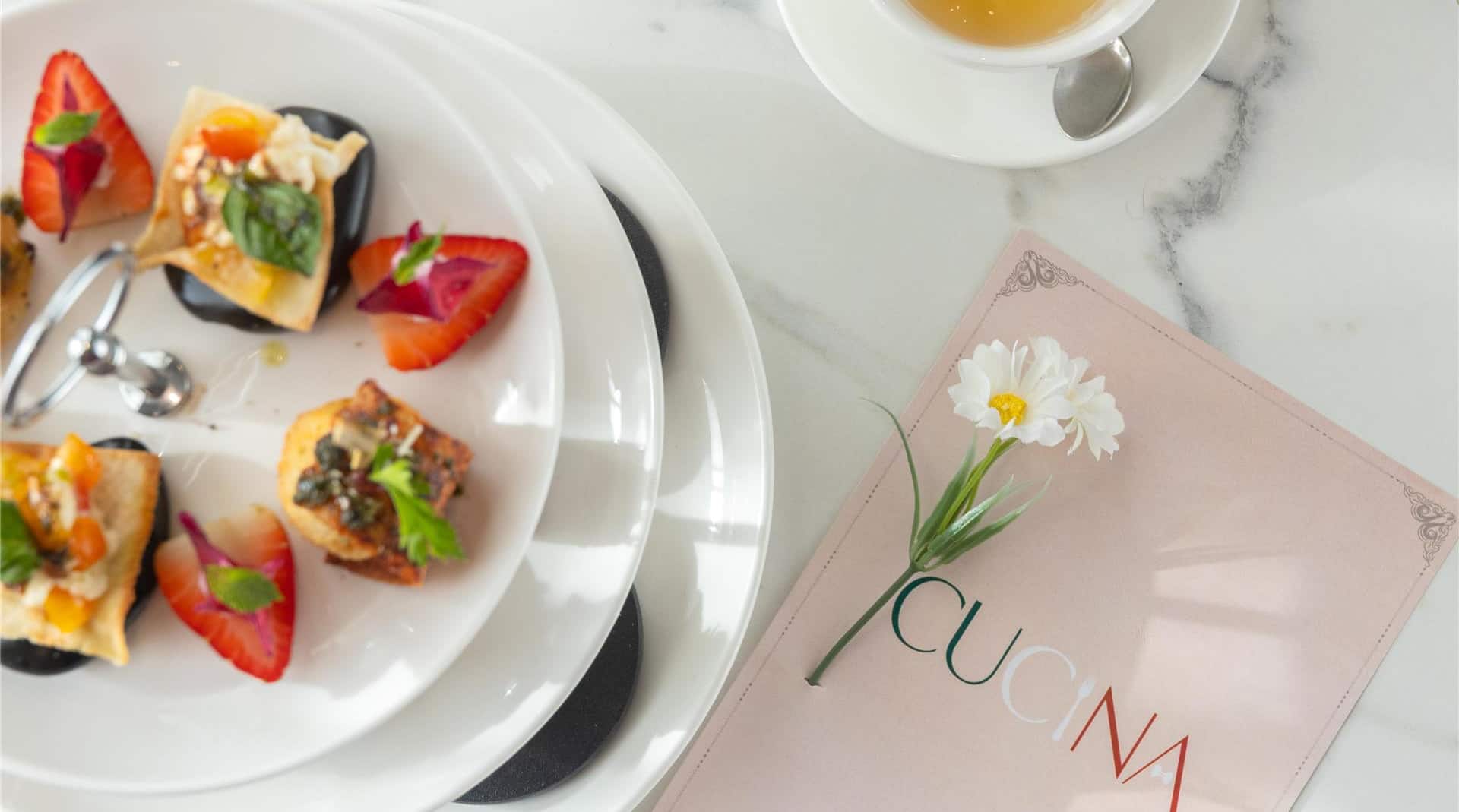 Levatio Suites Muscat, a member of Radisson Individuals - High Tea in Napoli