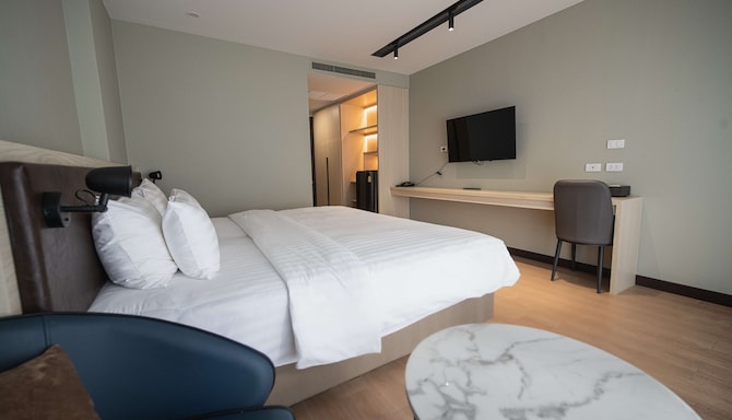 Lewit Hotel Pattaya, a member of Radisson Individuals - Premium Room & Deluxe Room