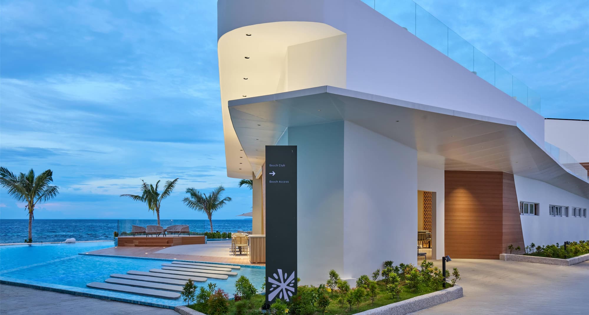 LIME Resort Bohol, a member of Radisson Individuals Premier - Sunset Lounge Entrance