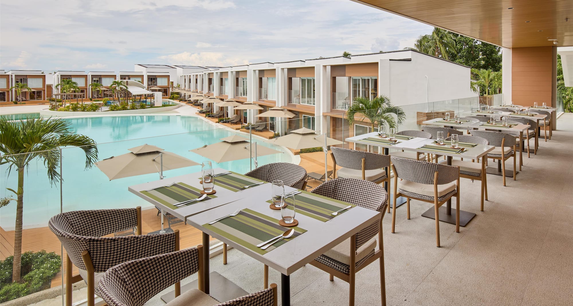 LIME Resort Bohol, a member of Radisson Individuals Premier - Larder