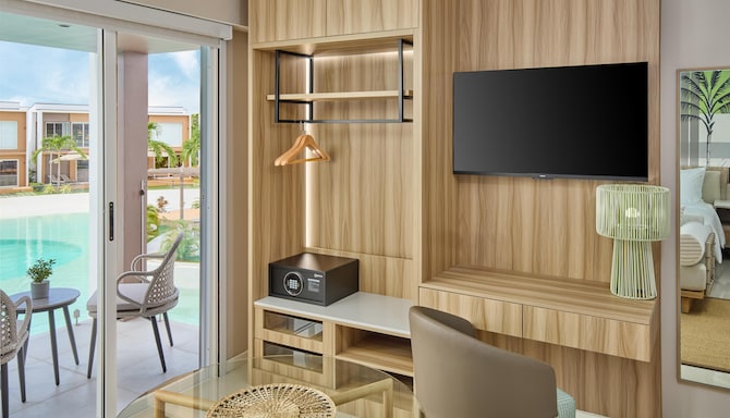 LIME Resort Bohol, a member of Radisson Individuals Premier - One Bedroom Duplex Villa Pool Access