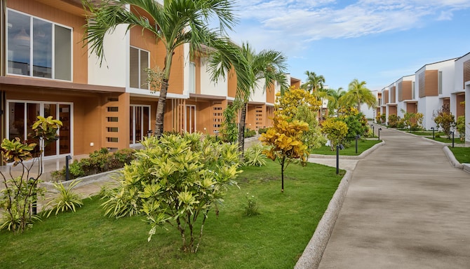 LIME Resort Bohol, a member of Radisson Individuals Premier - One Bedroom Duplex Villa Garden View