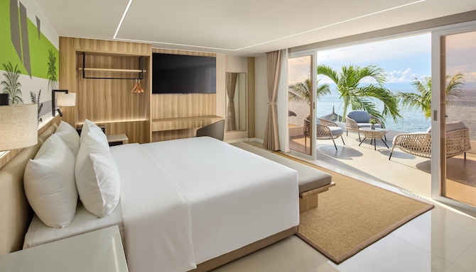 LIME Resort Bohol, a member of Radisson Individuals Premier - One Bedroom Duplex Villa Beachfront