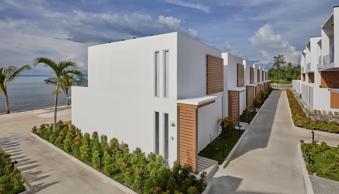 LIME Resort Bohol, a member of Radisson Individuals Premier - One Bedroom Duplex Villa Beachfront