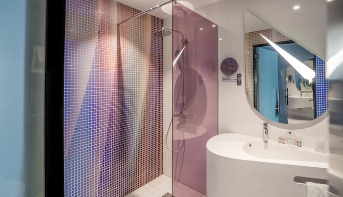 Magic Kloverhuset Harbour Hotel, a member of Radisson Individuals - Standard Room Bath